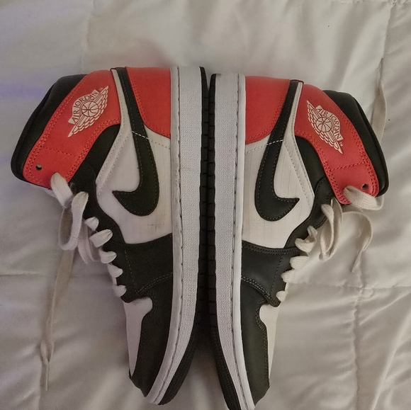 Jordan's - Picture 2 of 7